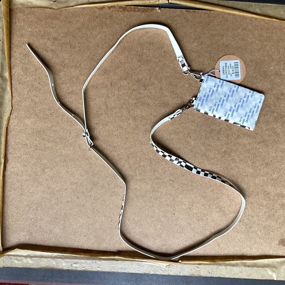 Urban Outfitters Black And White Geometric Patterned Card Holder With Strap NWT - Picture 5 of 5